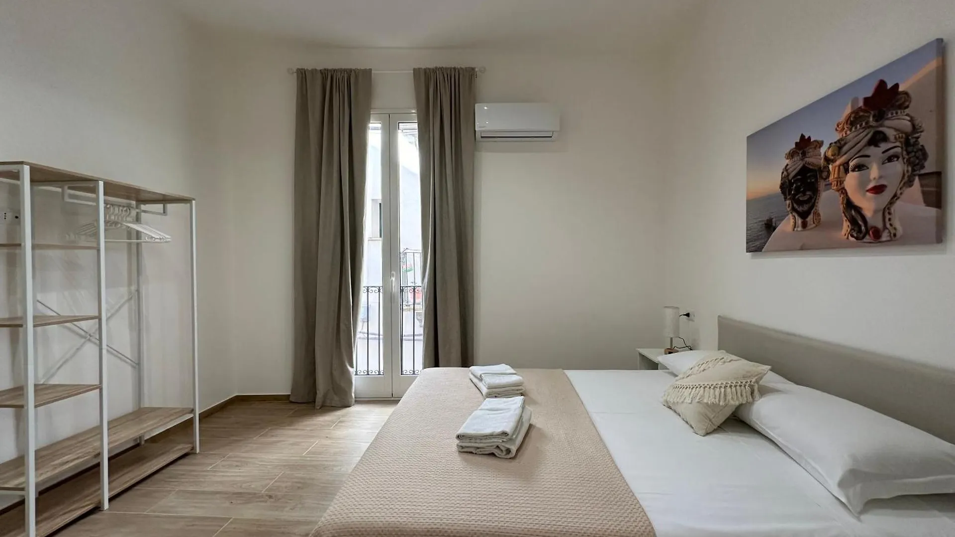 Trapani Holidays 0*,  Italy
